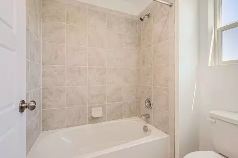 Bath - 3402 N Buchanan Way, Aurora, CO 80019 photo 4 of 4