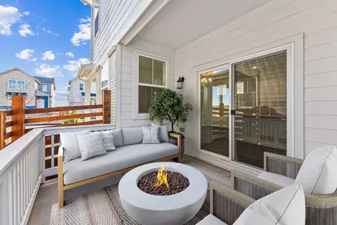 Exterior - 3402 N Buchanan Way, Aurora, CO 80019 photo 5 of 18