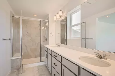 Bath - 3402 N Buchanan Way, Aurora, CO 80019 photo 1 of 4