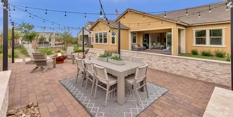 5814 W Mauna Loa Ln, Glendale, AZ 85306