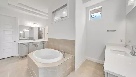 Bath - 321 Sterling Ridge Dr, Leander, TX 78641 photo 3 of 4