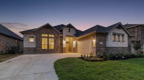 6889 Brahman Dr, Arlington, TX 76001