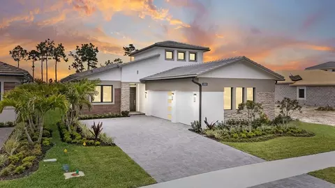 13928 Vivant Dr, Palm Beach Gardens, FL 33412