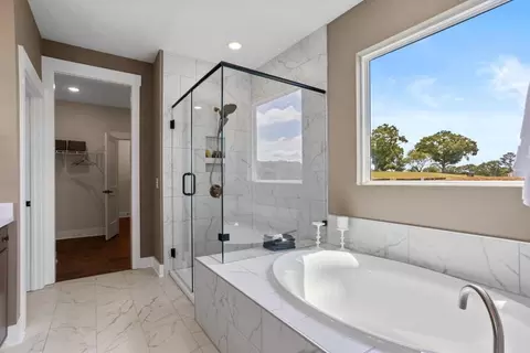 Bath - 400 Ladybug Ln, Anderson, SC 29621 photo 1 of 2