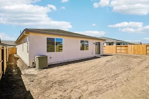 Exterior - 2629 Redtail Hawk Rd, Modesto, CA 95357 photo 5 of 7