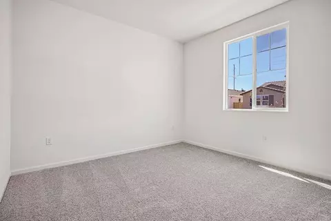 Bedroom - 2629 Redtail Hawk Rd, Modesto, CA 95357 photo 6 of 9