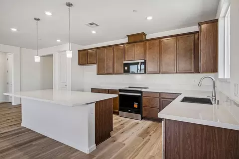 Kitchen - 2629 Redtail Hawk Rd, Modesto, CA 95357 photo 1 of 3