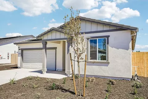 Exterior - 2629 Redtail Hawk Rd, Modesto, CA 95357 photo 2 of 7