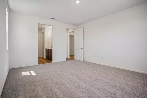 Bedroom - 2629 Redtail Hawk Rd, Modesto, CA 95357 photo 3 of 9