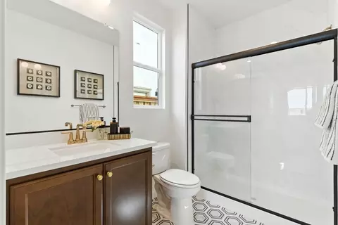 Bath - 4329 Tullamore Ave, Lathrop, CA 95330 photo 9 of 14