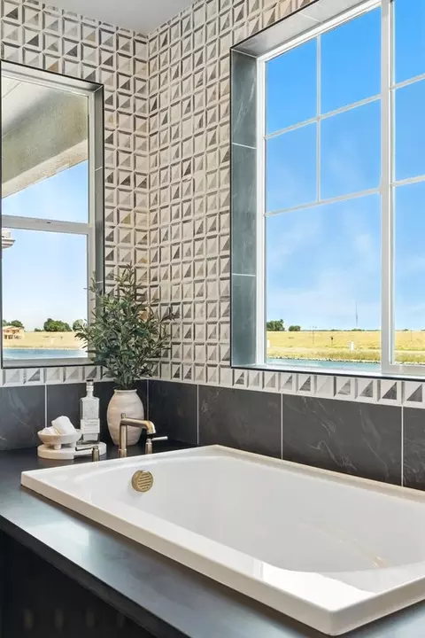 Bath - 4329 Tullamore Ave, Lathrop, CA 95330 photo 13 of 14