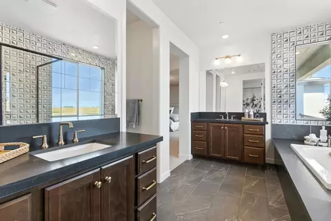 Bath - 4329 Tullamore Ave, Lathrop, CA 95330 photo 12 of 14