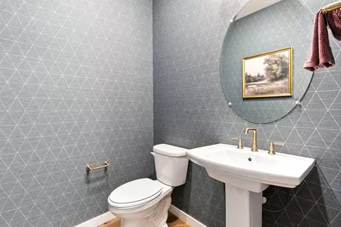 Bath - 4329 Tullamore Ave, Lathrop, CA 95330 photo 10 of 14
