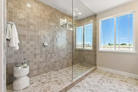 Bath - 4329 Tullamore Ave, Lathrop, CA 95330 photo 4 of 14