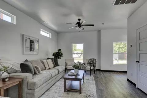 Living - 751 Nebula Ln, Centerton, AR 72713 photo 3 of 7