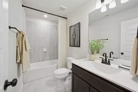 Bath - 8024 Butterfield Dr, Sanger, TX 76266 photo 2 of 2