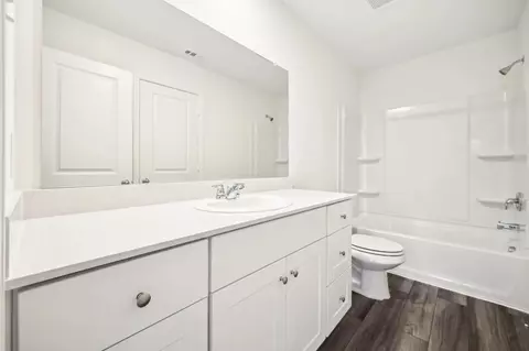 Bath - 9380 Boulder Blvd, Conroe, TX 77303 photo 2 of 4