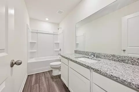 Bath - 476 Silverton Dr, Dacula, GA 30019 photo 2 of 4