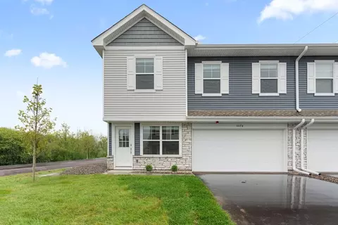 3074 Cedar St, Little Canada, MN 55117