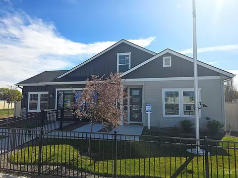 1578 SW Silverstone, Mountain Home, ID 83647