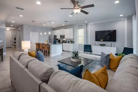 Living - 2597 Cavanaugh Dr, Orlando, FL 32817 photo 1 of 1