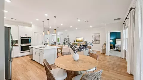 Dining - 14055 Spring Hill Dr, Spring Hill, FL 34609 photo 2 of 2