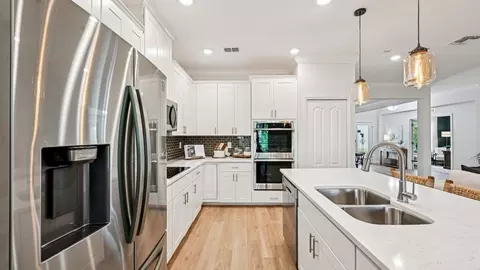 Kitchen - 14055 Spring Hill Dr, Spring Hill, FL 34609 photo 2 of 5