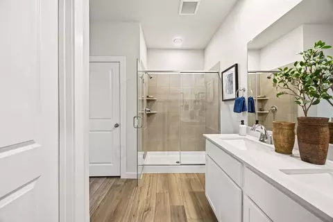 Bath - 352 Declan St, Springtown, TX 76082 photo 1 of 4