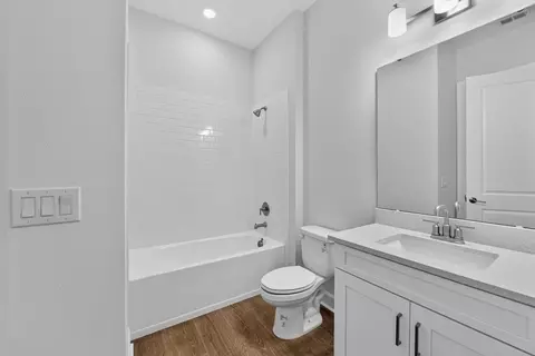 Bath - 10573 Eclipse St, Sarasota, FL 34241 photo 2 of 12