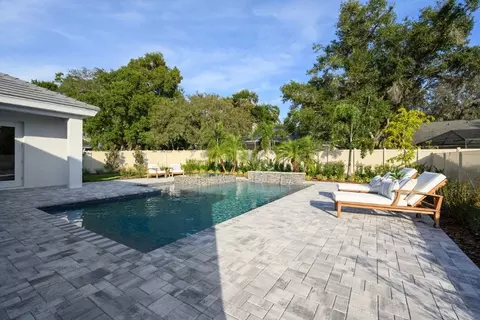 Exterior - 3022 Eagles Flight Pl, Brandon, FL 33511 photo 10 of 15