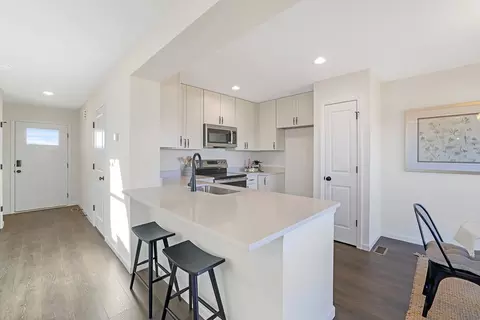 Kitchen - 1308 Hillside Ct, Rolla, MO 65401 photo 7 of 10