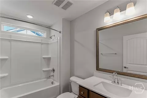 Bath - 174 Champlain Dr, Pooler, GA 31322 photo 4 of 7