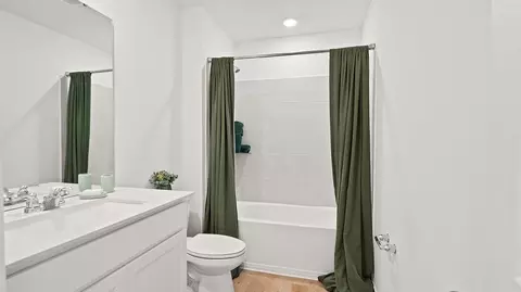 Bath - 572 Cypress Fork Trl, Saint Cloud, FL 34772 photo 2 of 2