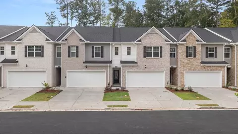617 Silver Moon Dr, Loganville, GA 30052