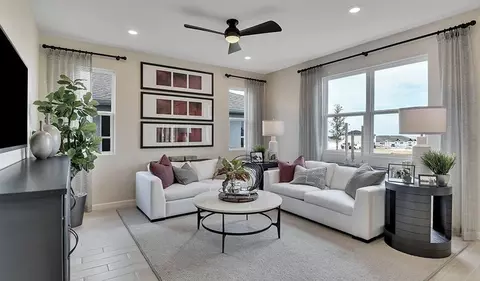Living - 520 Redleaf Rd, Dixon, CA 95620 photo 2 of 4