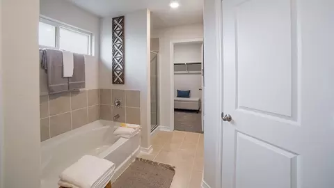 Bath - 5318 La Rambla, Converse, TX 78109 photo 3 of 4