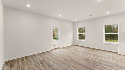 Living - 90 Stern St, Freeport, FL 32439 photo 2 of 3