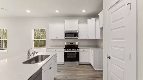 Kitchen - 90 Stern St, Freeport, FL 32439 photo 2 of 6