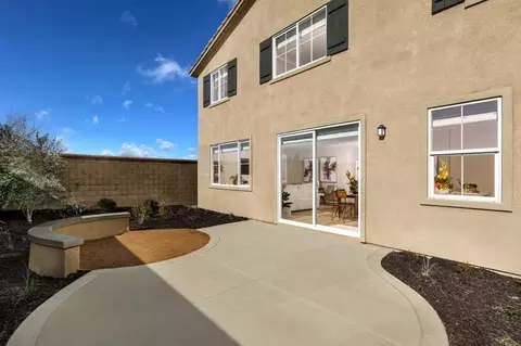 Exterior - 8715 Lompoc Ave, Hesperia, CA 92344 photo 2 of 5