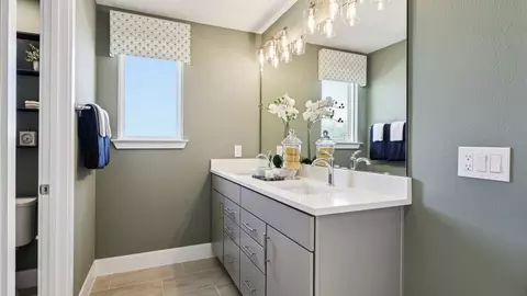 Bath - 1690 Puffin Rd, Saint Cloud, FL 34771 photo 4 of 7