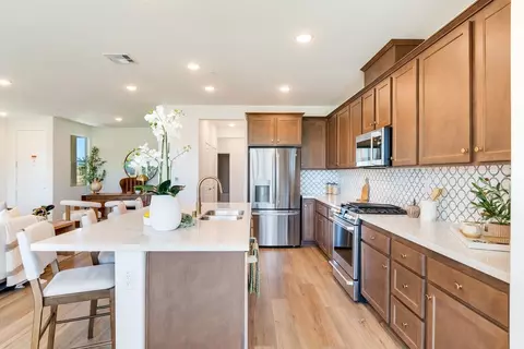 Kitchen - 1555 Skystone Way, Beaumont, CA 92223 photo 6 of 8