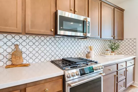 Kitchen - 1555 Skystone Way, Beaumont, CA 92223 photo 7 of 8