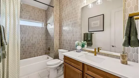 Bath - 201 Verdin Ave, Kyle, TX 78640 photo 2 of 2