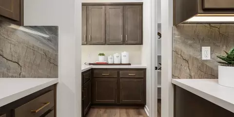 Entry Way - 17485 Bear Crk, Hesperia, CA 92345 photo 11 of 11