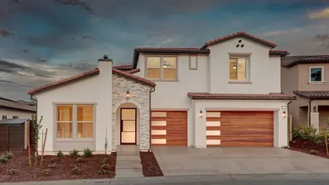 11170 N Via Ravenna Dr, Fresno, CA 93730