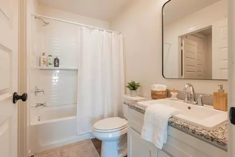 Bath - 5525 Smith St, Lubbock, TX 79416 photo 3 of 3