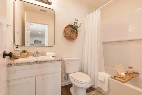 Bath - 5525 Smith St, Lubbock, TX 79416 photo 1 of 3