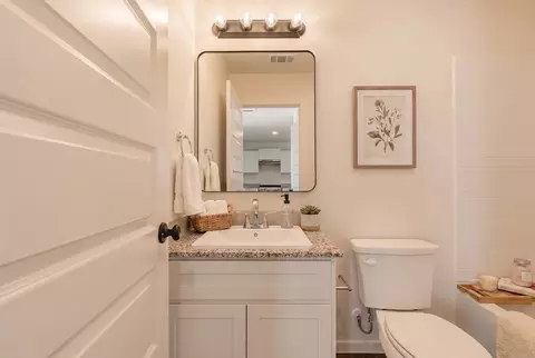 Bath - 5525 Smith St, Lubbock, TX 79416 photo 2 of 3