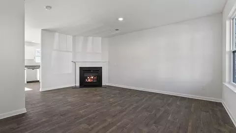 Living - 4 Oak Edge Ln, Greer, SC 29651 photo 1 of 3