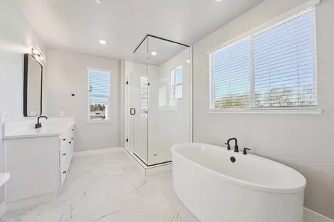 Bath - 802 Abigail Pl, Walnut Creek, CA 94598 photo 2 of 7